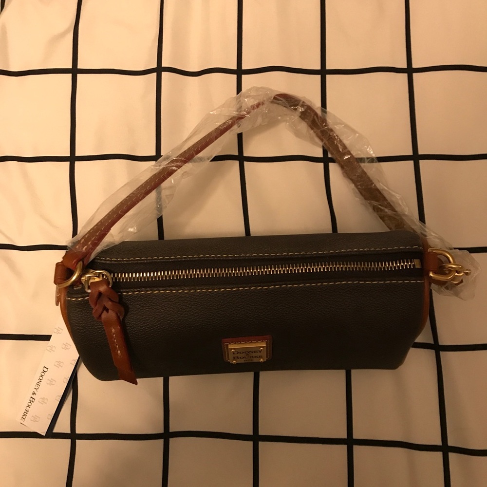 Dooney & Bourke small barrel purse, brown